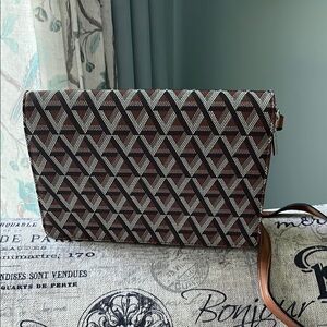 Bentley Geometric Patterned wallet bag new
